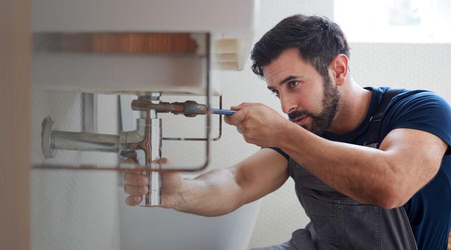 Expert burst pipe repair services in Higginsville, MO